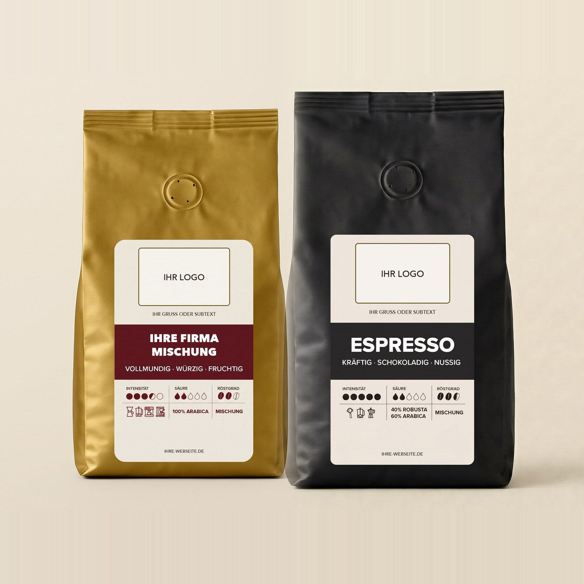 Zwei Kaffeetüten mit eigenem Etikett und Platz für das Firmenlogo