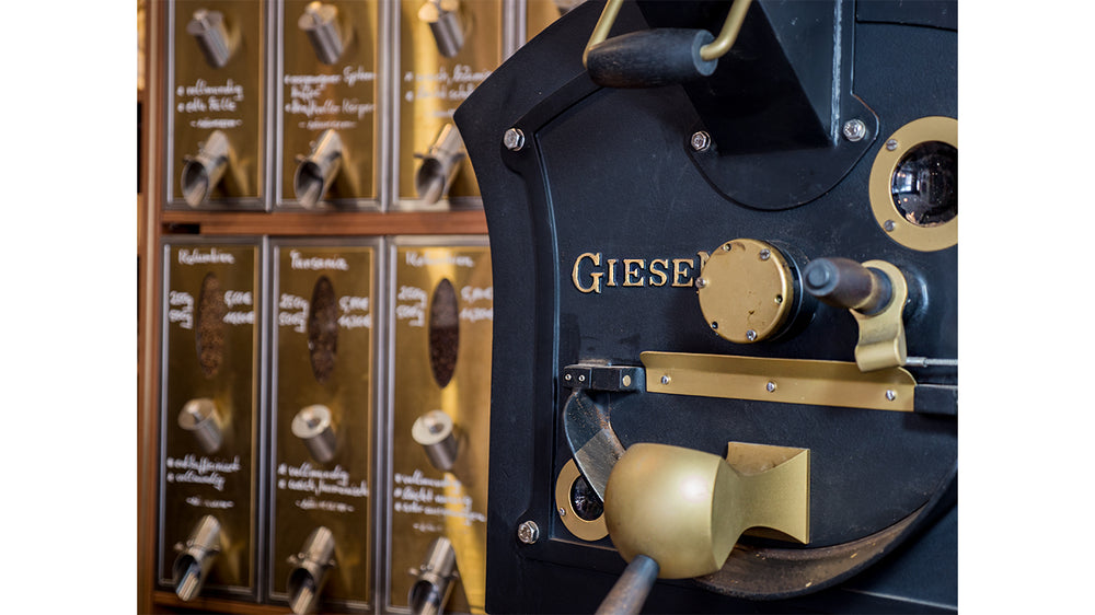 Schwarz-goldener Giesen-Trommelröster in der Kult Rösterei